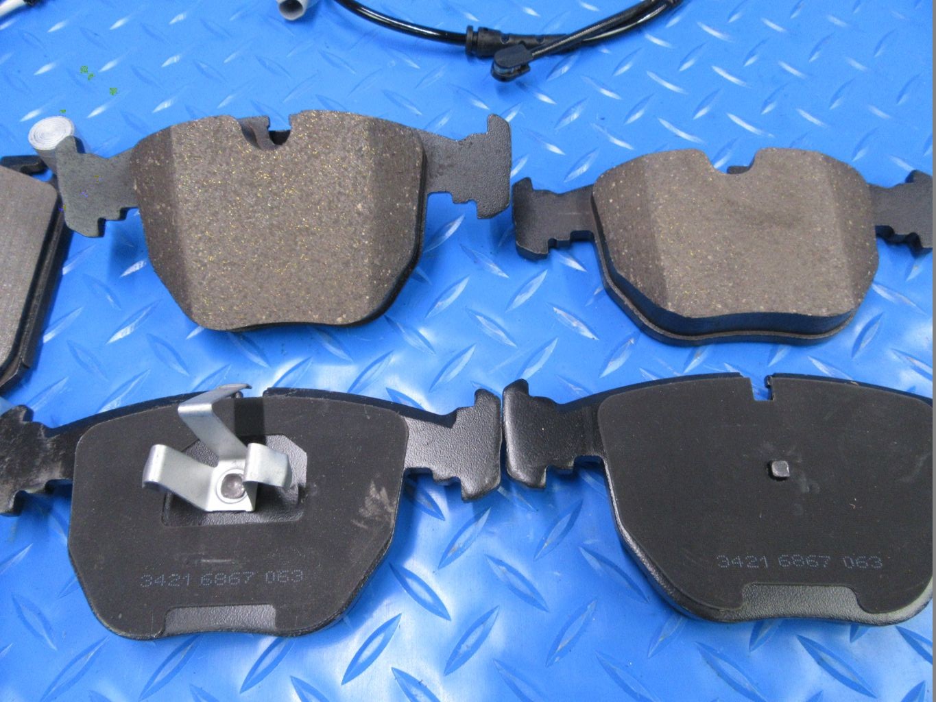 Rolls Royce Ghost Dawn Wraith front & rear brake pads + sensor LOW DUST #7752