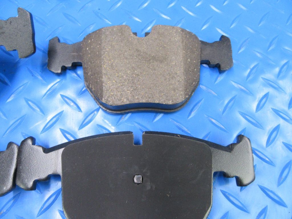 Rolls Royce Ghost Dawn Wraith front & rear brake pads + sensor LOW DUST #7752