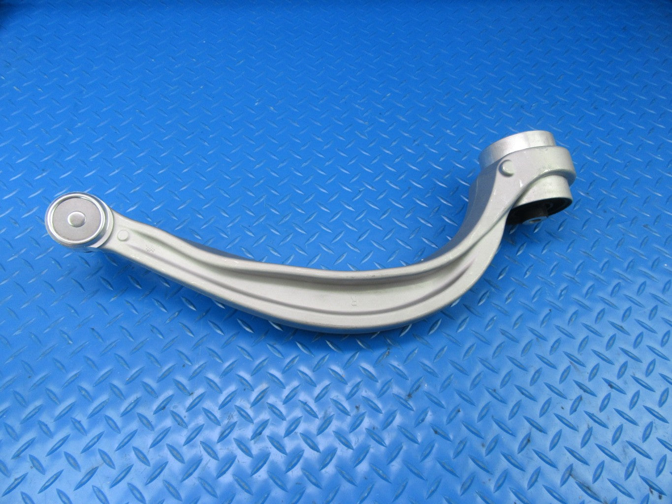 Bentley Bentayga right lower control arm TopEuro #9131