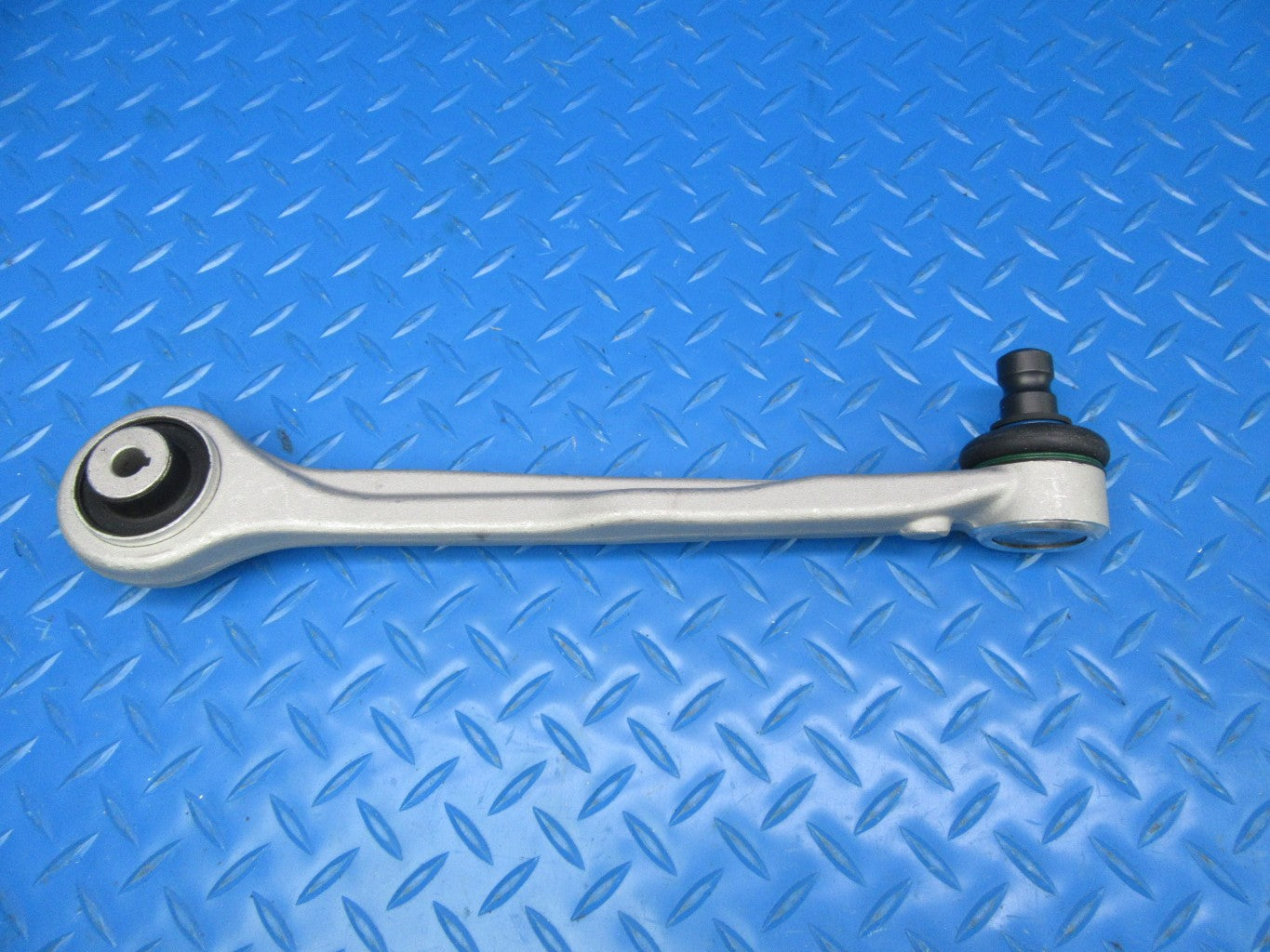 Bentley Bentayga upper control arms left & right #9144