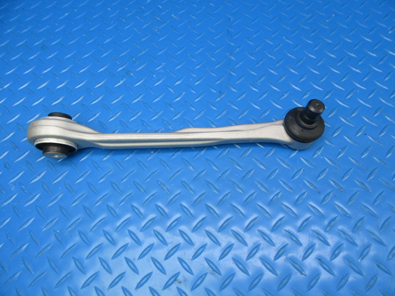 Bentley Bentayga upper control arms left & right #9144