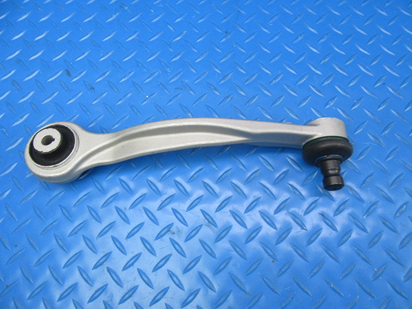 Bentley Bentayga upper control arms left & right #9144