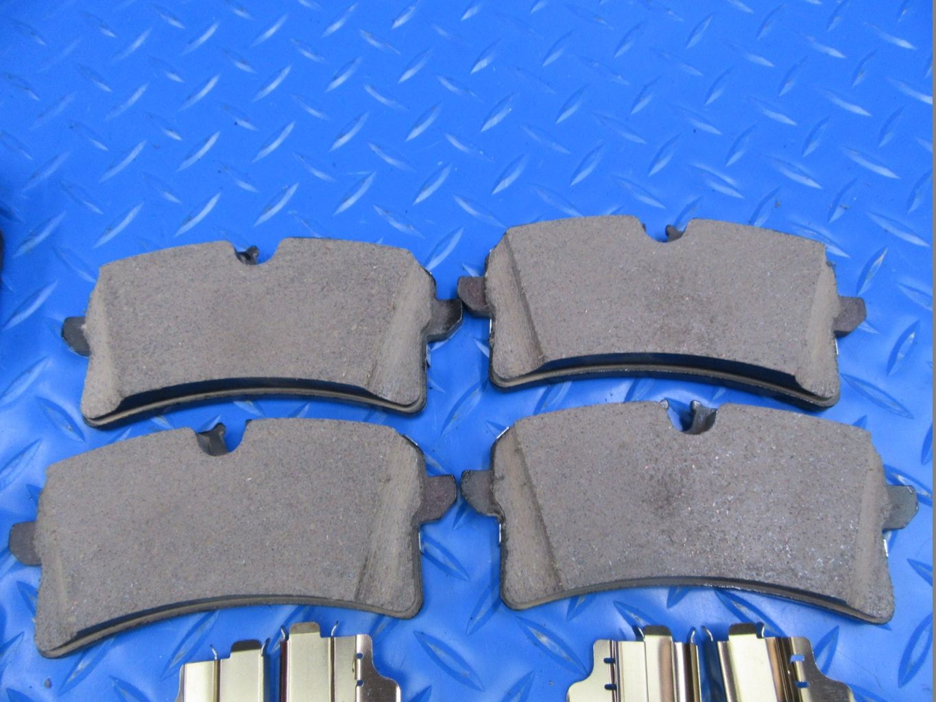 Bentley Mulsanne front rear brake pads TopEuro Low Dust #7096