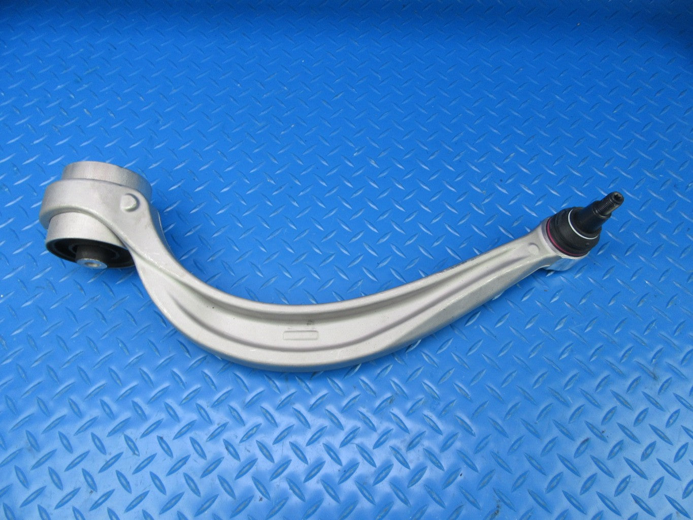 Bentley Bentayga right lower & upper control arms TopEuro #9136