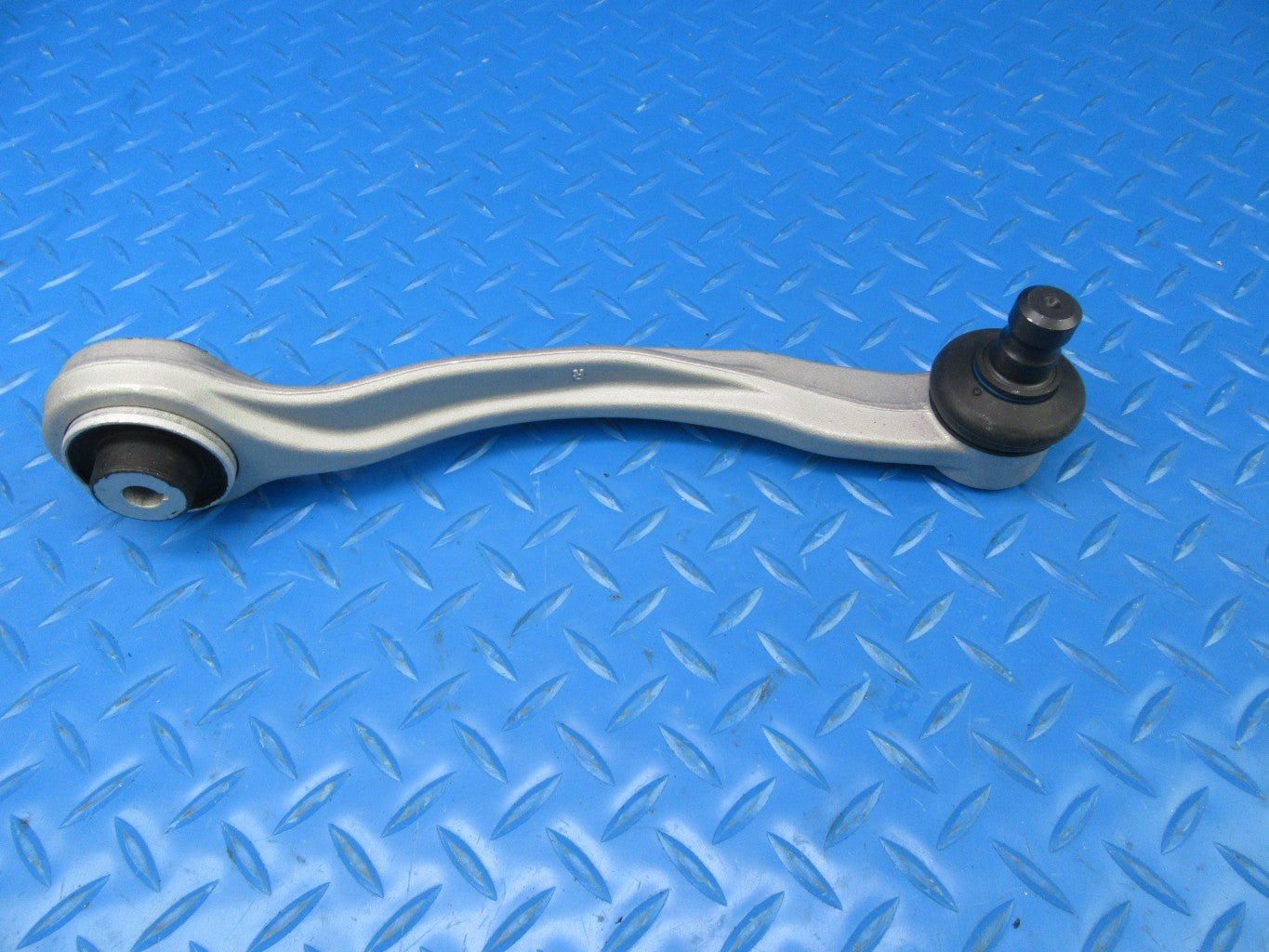 Bentley Bentayga right lower & upper control arms TopEuro #9136