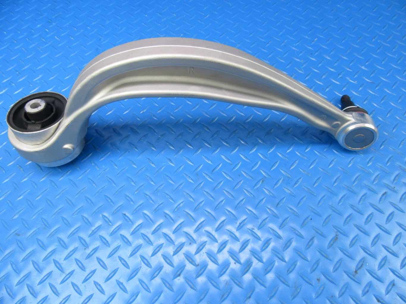 Bentley Bentayga right lower control arms TopEuro #9146