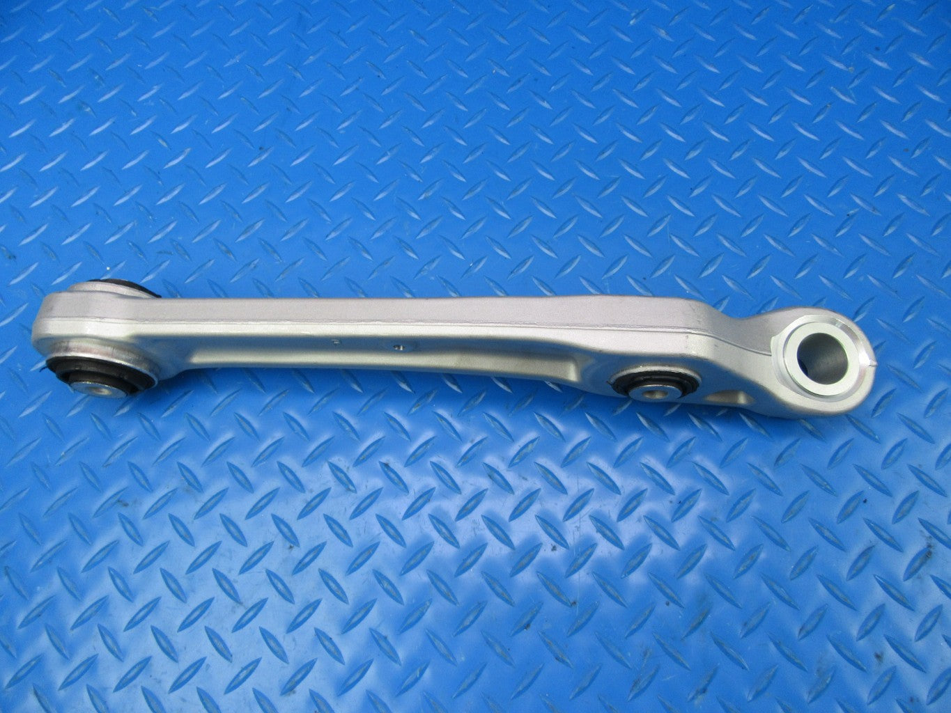 Bentley Bentayga right lower control arms TopEuro #9146