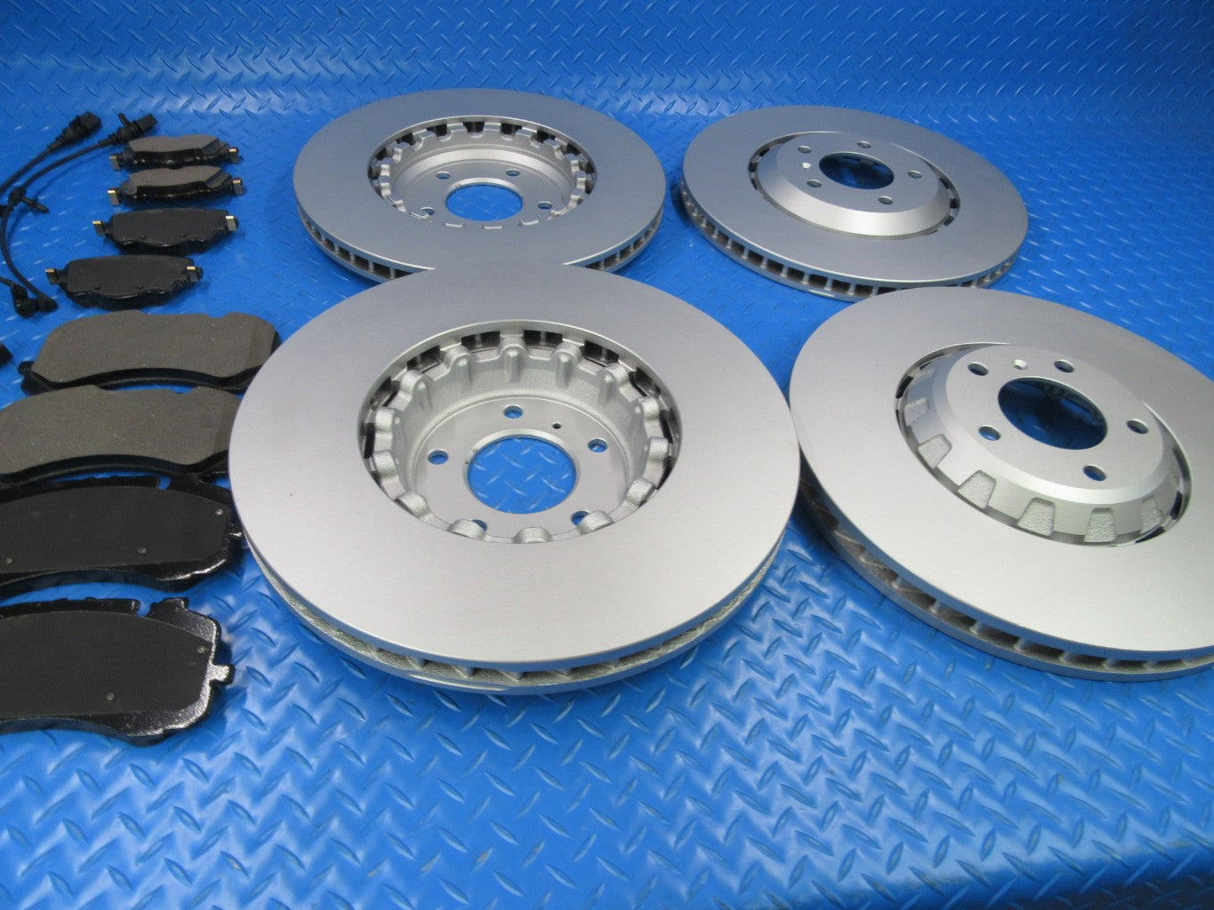 Bentley Bentayga front rear brake pads and rotors TopEuro #7389