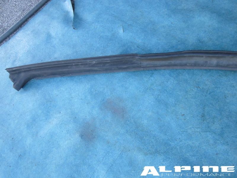 Bentley Continental GT left top door window glass molding