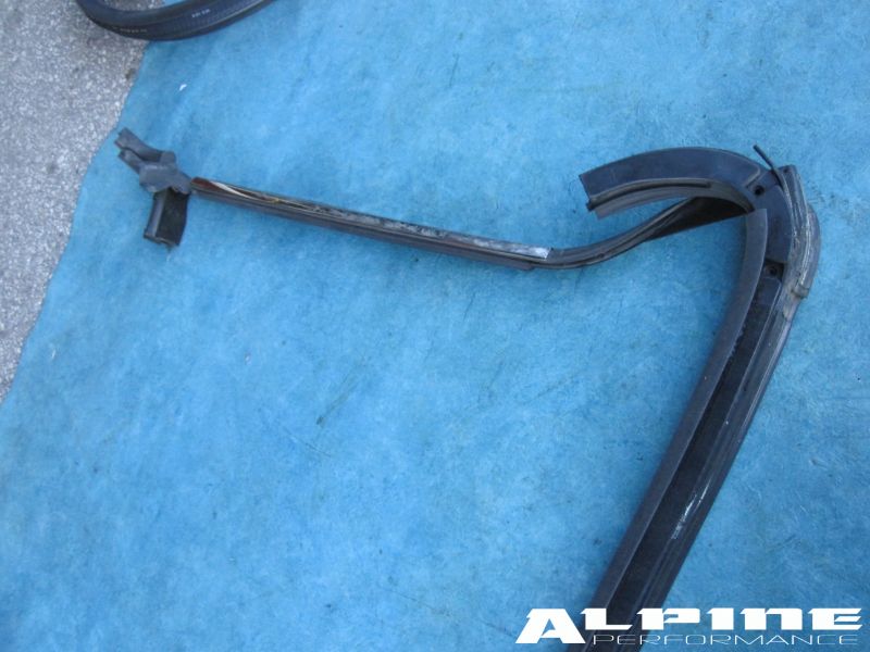 Bentley Continental GT left top door window glass molding