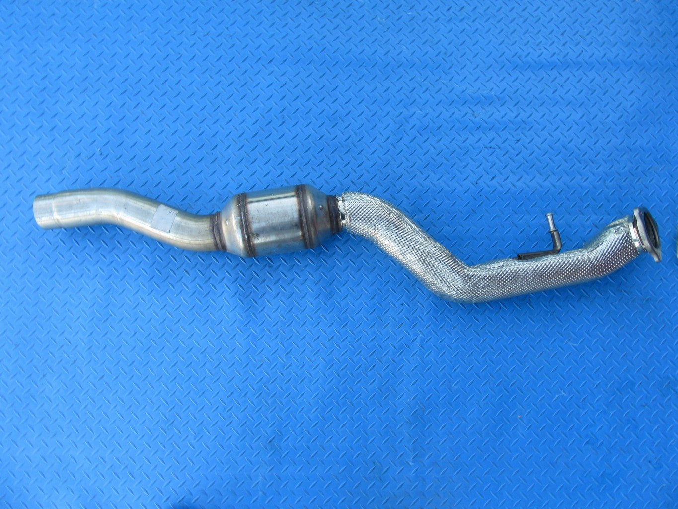 Bentley Bentayga exhaust muffler mid pipe #0492