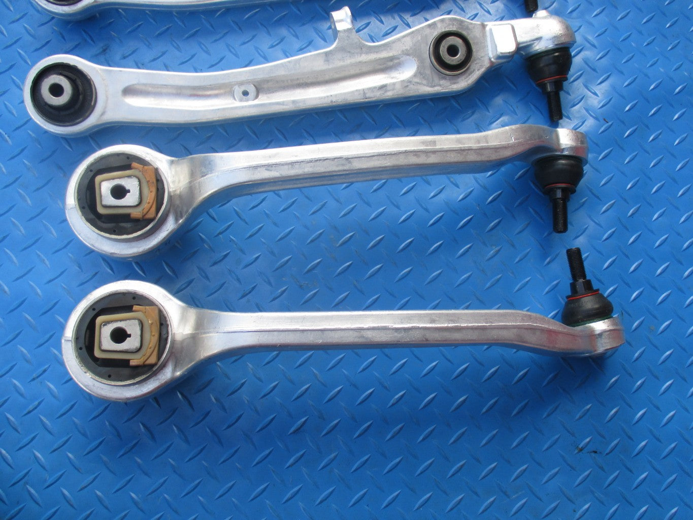 Bentley Gtc Gt Flying Spur lower forward rearward suspension control arms 4465