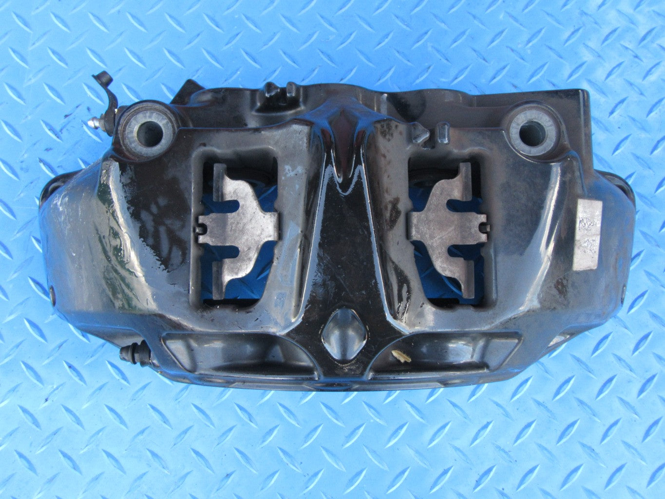 Bentley Bentayga left front brake caliper #0305