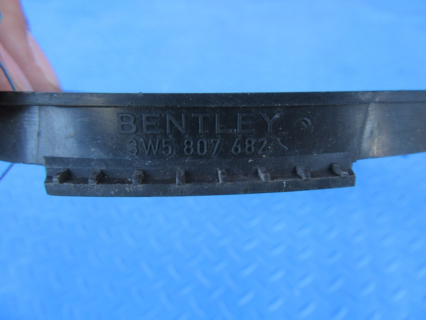 Bentley Continental Flying Spur front bumper right grille #0183