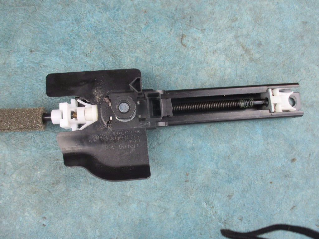 Bentley Continental Flying Spur front left driver seatbelt seat belt actuator high adjuster used