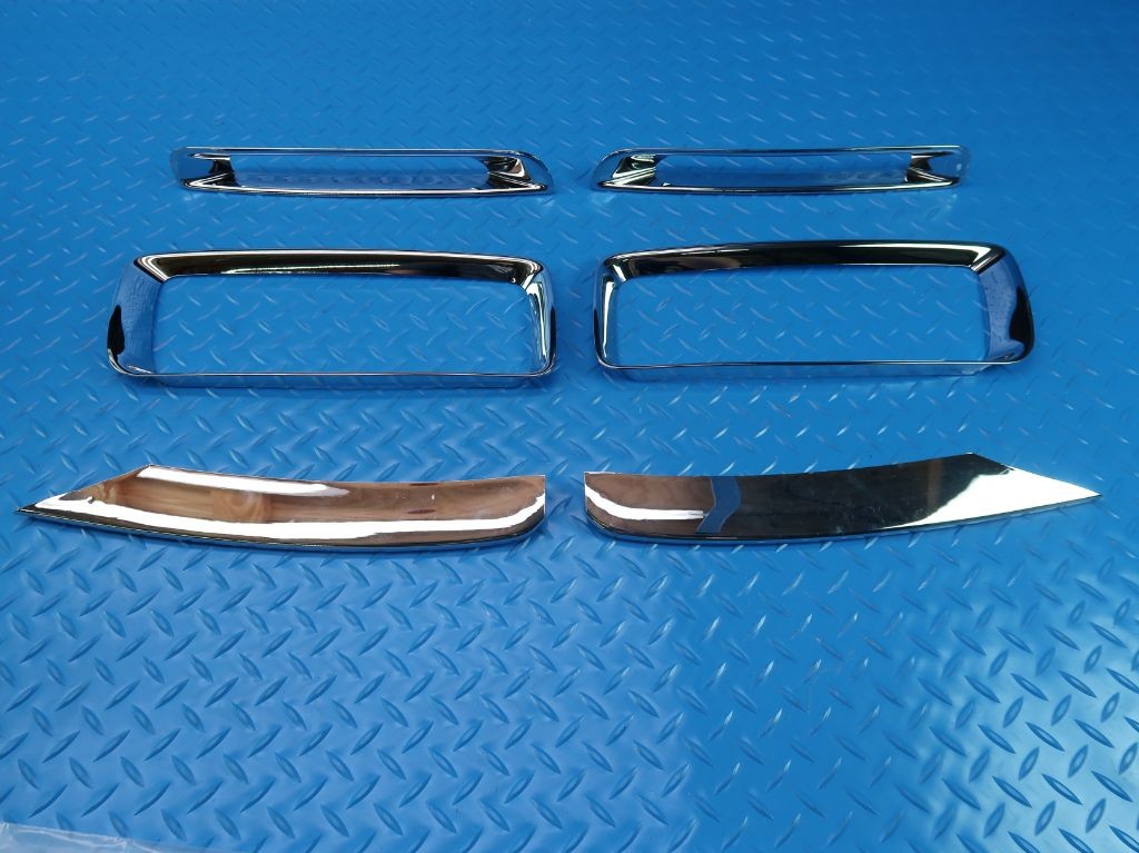 Rolls Royce Phantom RR1 series 2 front bumper & light chrome trim #9834