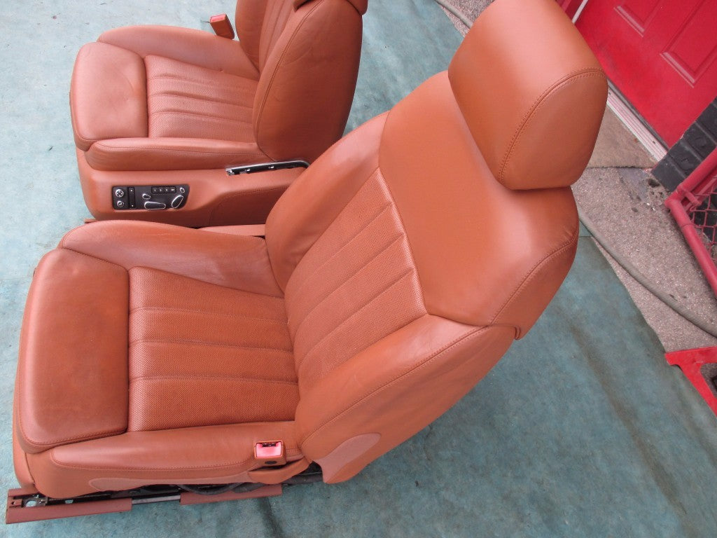 Bentley Continental Flying Spur Front seats saddle