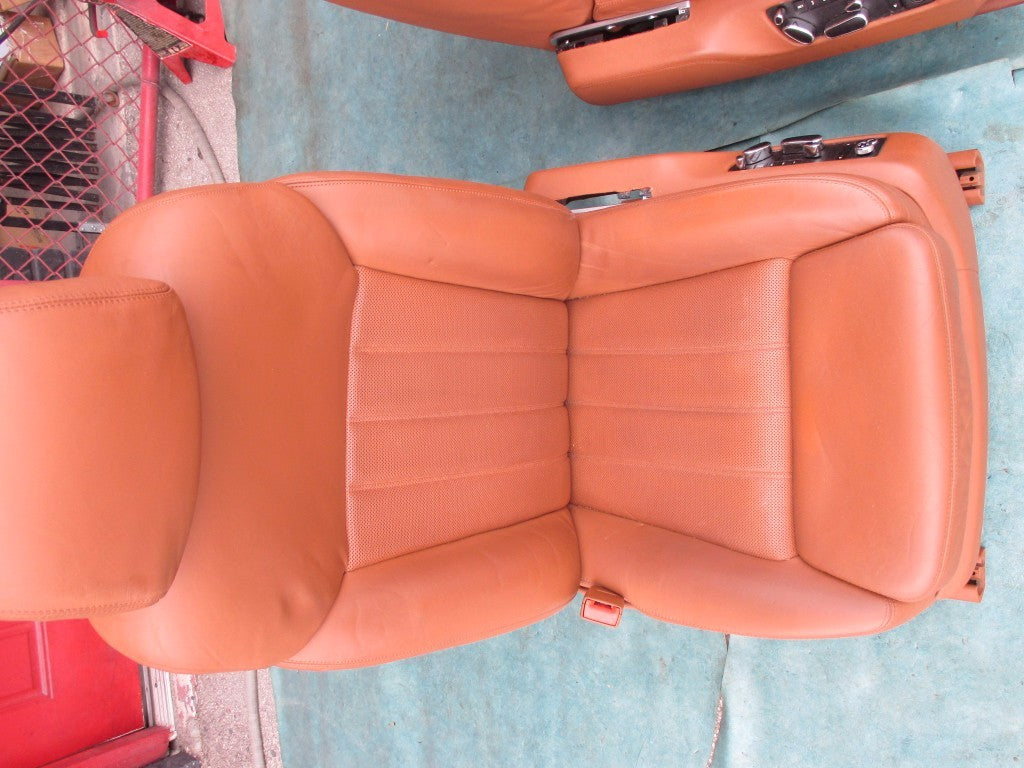 Bentley Continental Flying Spur Front seats saddle