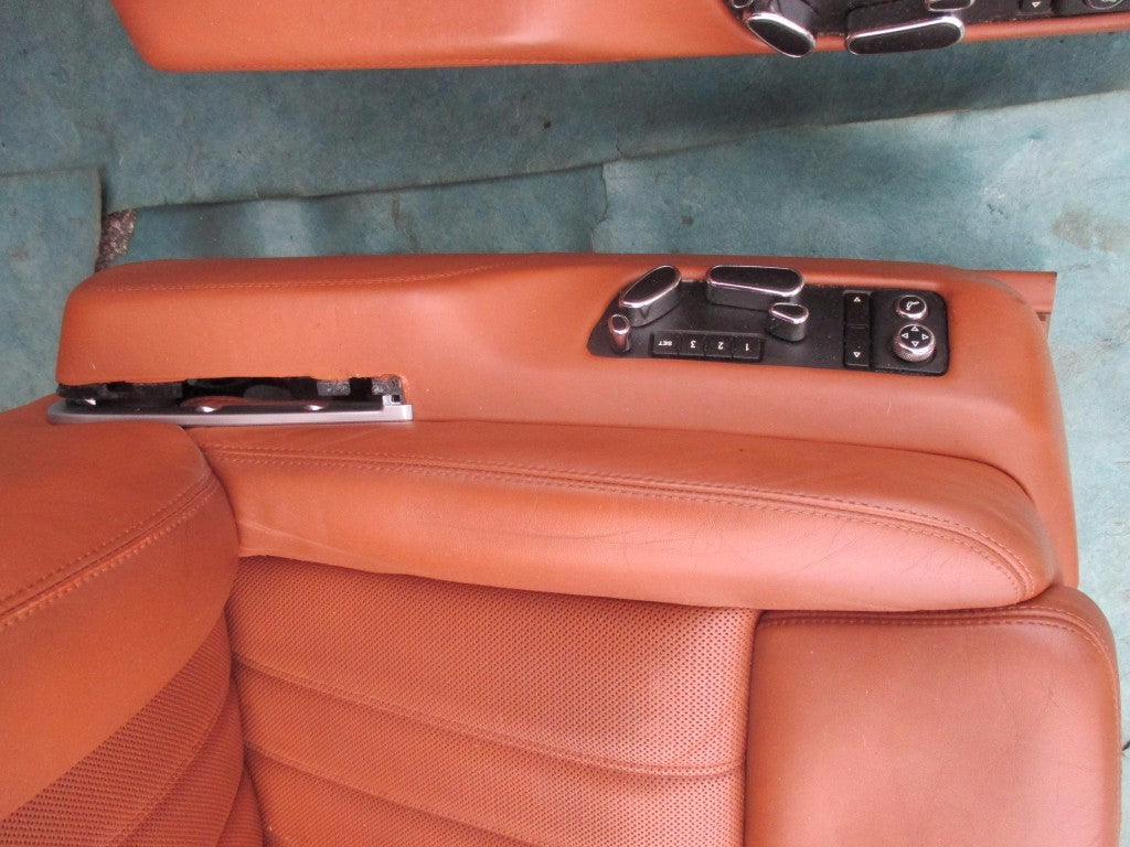 Bentley Continental Flying Spur Front seats saddle