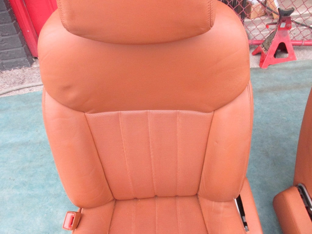 Bentley Continental Flying Spur Front seats saddle