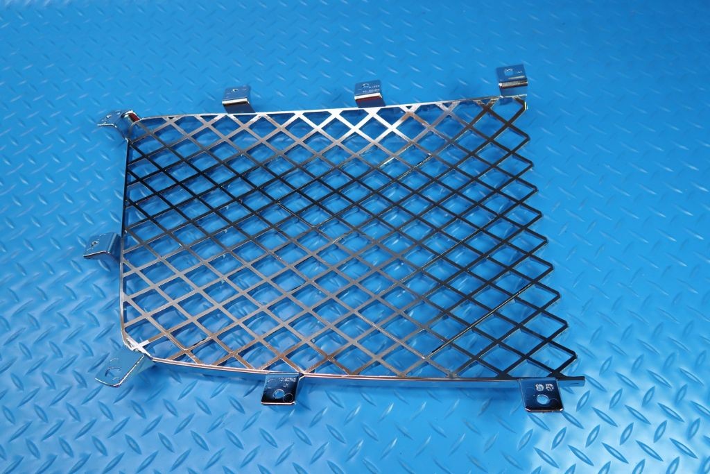 Bentley Bentayga left front center grille insert #9898