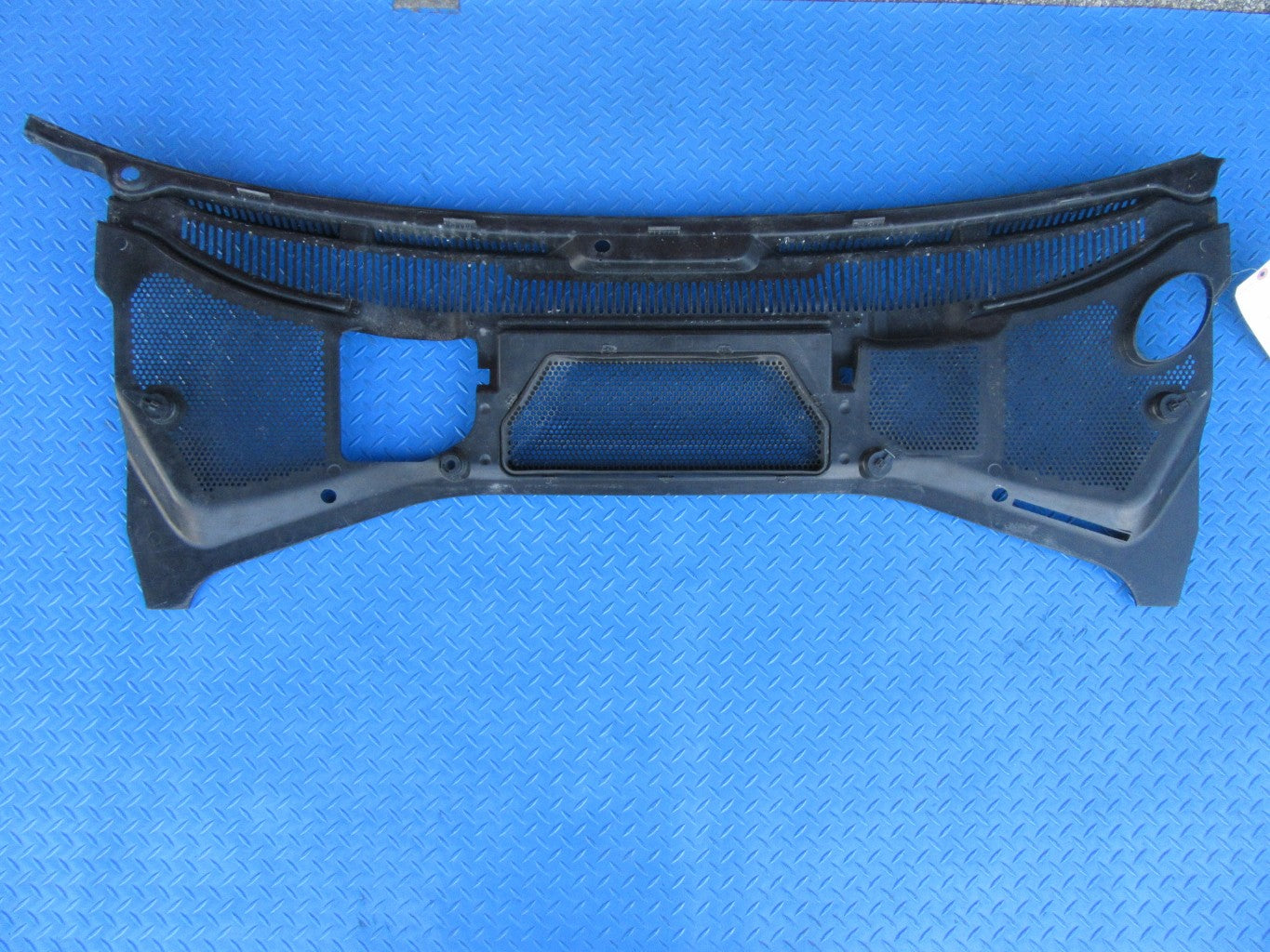 Bentley Continental GT GTC windshield wiper cowl #1643