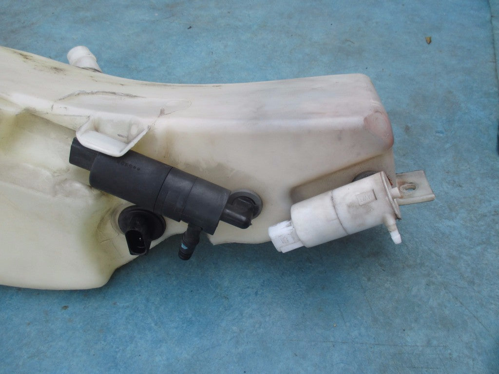 Bentley GT GTC Flying Spur windscreen washer tank reservoir