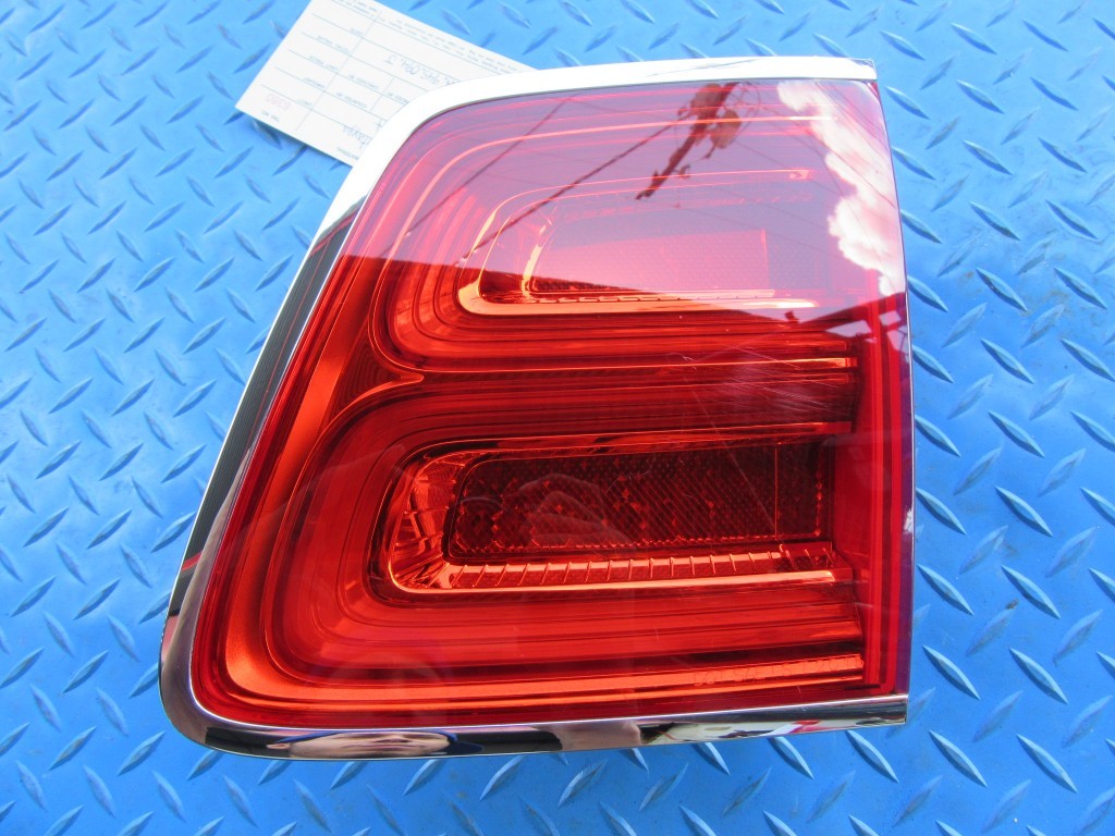 Bentley Bentayga right passenger side LED tail light #6380