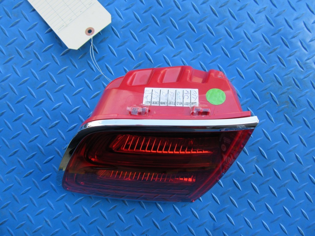 Bentley Bentayga right passenger side LED tail light #6380