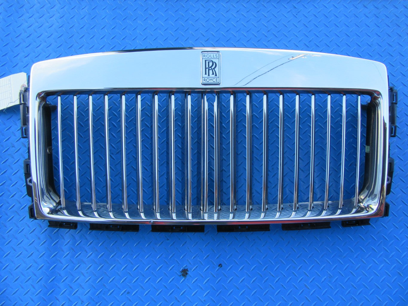 22784277 Sale! OEM factory and aftermarket TopEuro Rolls Royce Ghost radiator ...