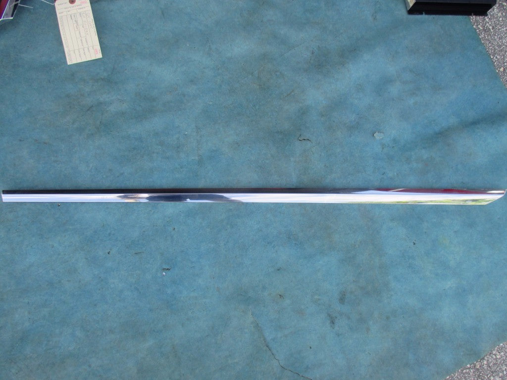 Bentley Continental Gt Gtc left door lower chrome molding strip