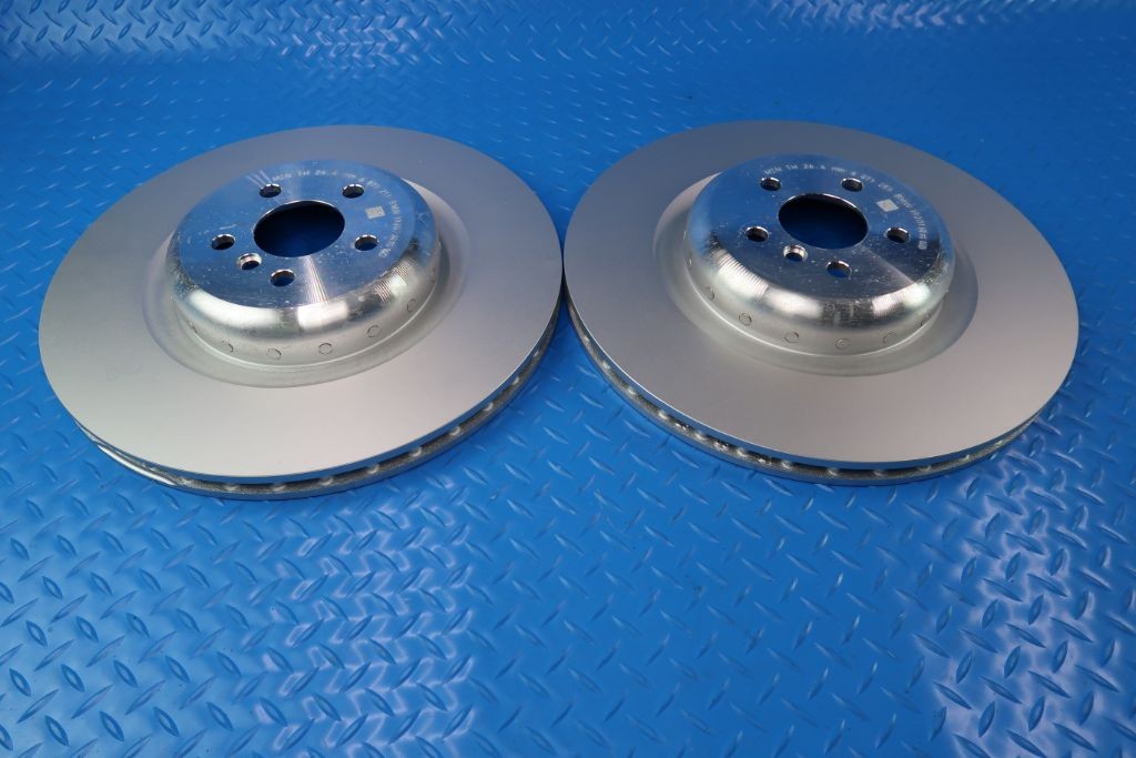 Rolls Royce Cullinan rear brake pads and rotors #9978