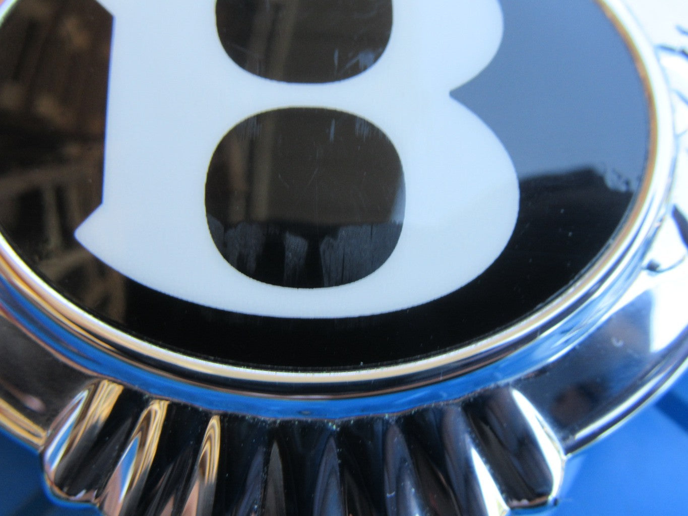 Bentley Continental Flying Spur front B emblem wings #2803