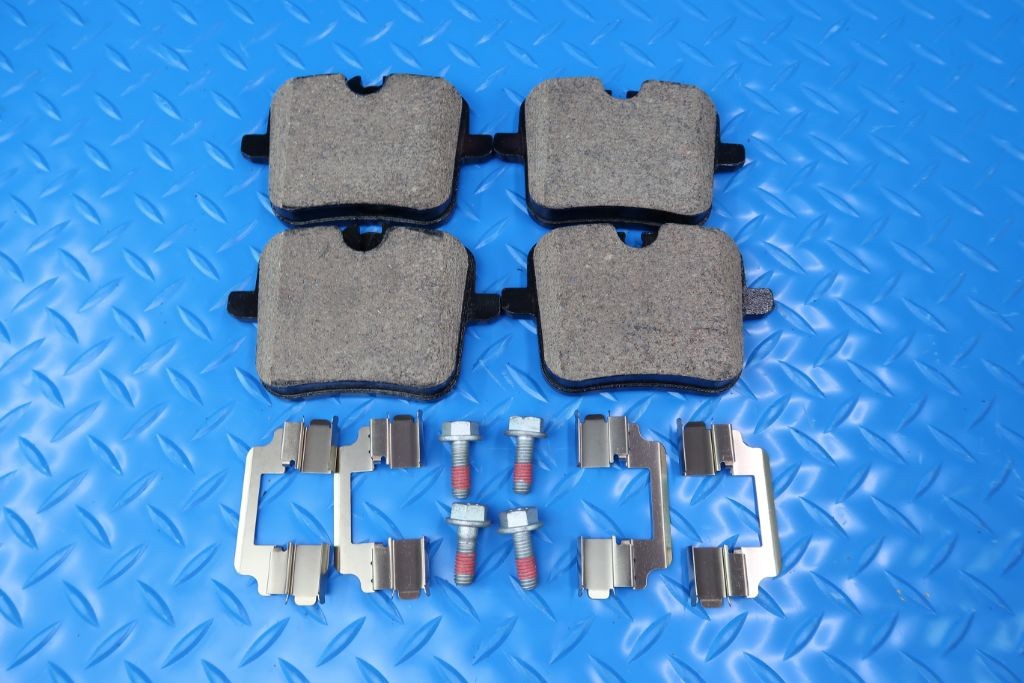 Rolls Royce Cullinan rear brake pads #11138