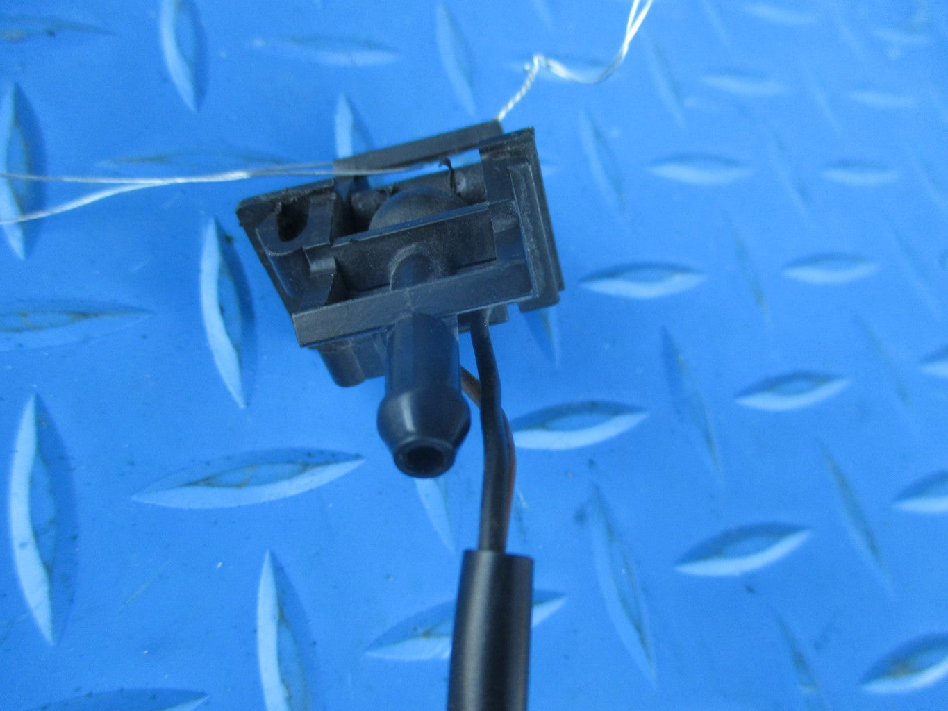 Bentley Flying Spur GT GTC windshield washer heated spray nozzle jet #5120