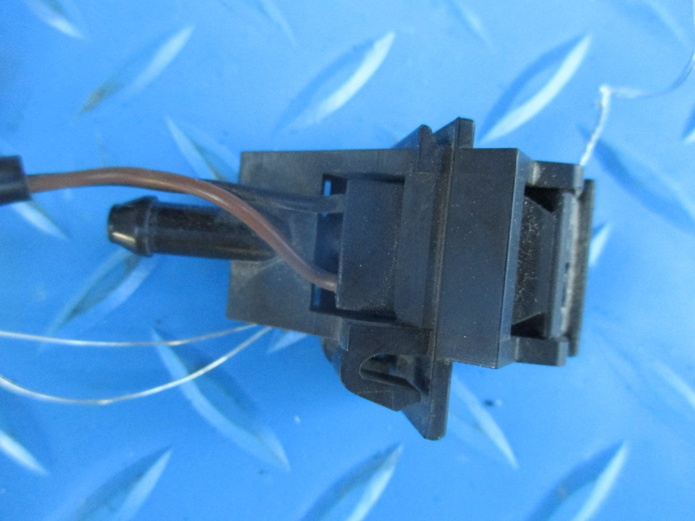 Bentley Flying Spur GT GTC windshield washer heated spray nozzle jet #5120