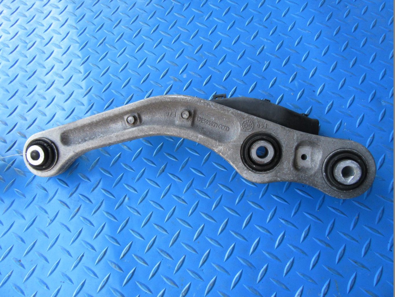 Bentley Flying Spur GT rear left upper wishbone control arm #7639