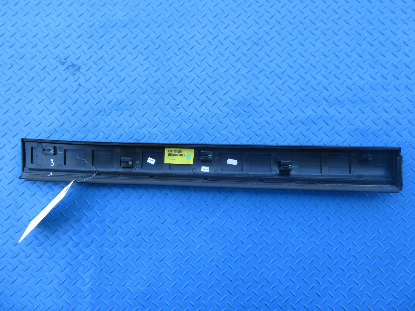 Rolls Royce Cullinan left rear door molding bumper strip