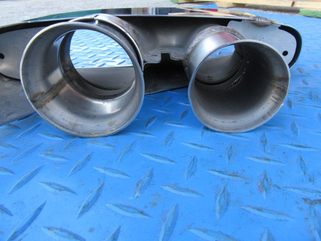 Bentley Bentayga right chrome exhaust tip #7901